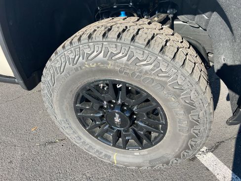 New 2026 Chevrolet Silverado 2500 ZR2 image 4