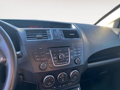 Used 2013 MAZDA MAZDA5 Sport image 13