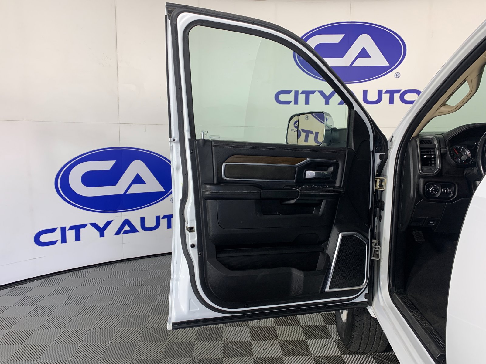 Used 2022 RAM 2500 Laramie AWD/4WD image 9