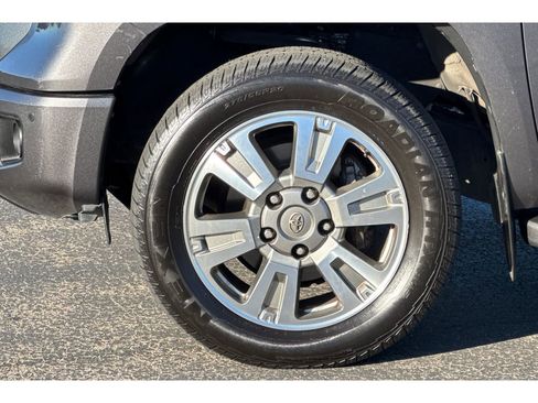 Used 2017 Toyota Tundra Platinum image 29