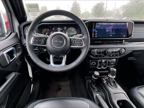 Used 2024 Jeep Wrangler High Altitude AWD/4WD image 17