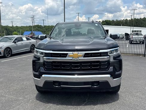 Used 2024 Chevrolet Silverado 1500 LT AWD/4WD image 3