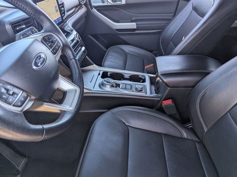 Certified 2024 Ford Explorer Limited image 17