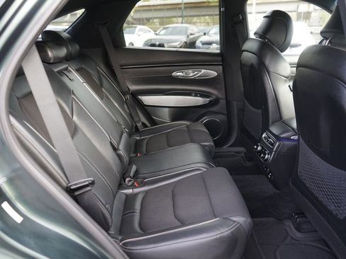 Used 2023 Genesis GV70 2.5T w/ Sport Prestige Package image 21