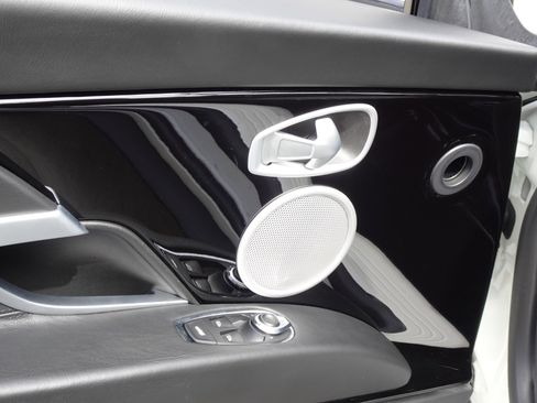 Used 2020 Aston Martin DB11 Volante image 16