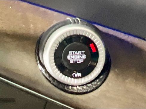 Used 2023 Jeep Grand Wagoneer Base image 23