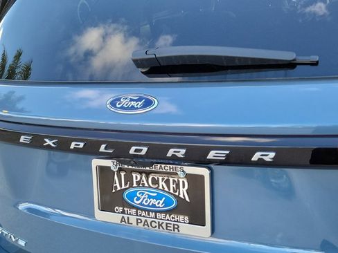 Certified 2025 Ford Explorer Active RWD image 9