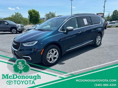 Used 2023 Chrysler Pacifica Limited w/ Trailer Tow Group