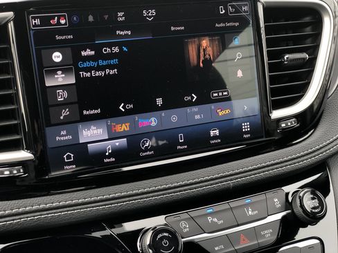 New 2026 Chrysler Pacifica Select image 29