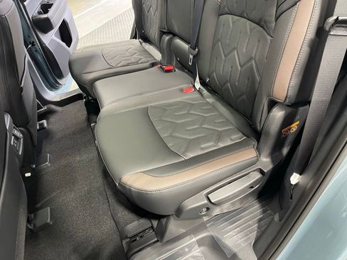 New 2026 Nissan Pathfinder Platinum image 17