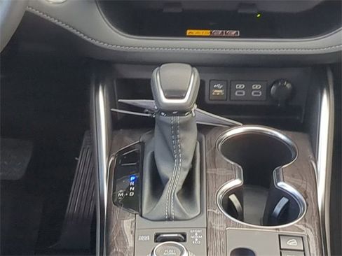 New 2026 Toyota Highlander Limited image 19