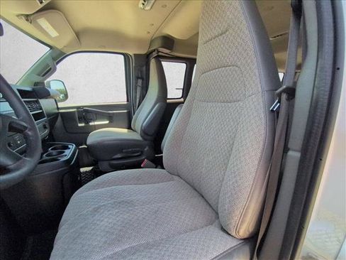 Used 2020 Chevrolet Express 3500 LT w/ LT Preferred Equipment Group RWD image 13