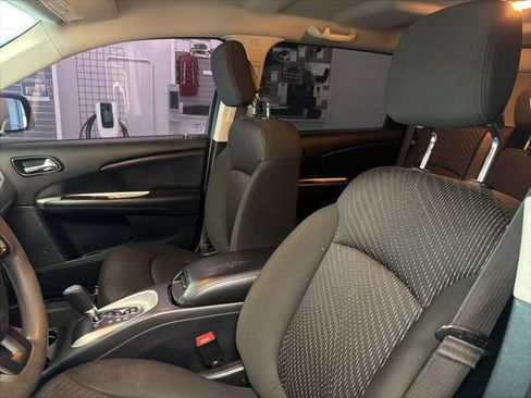 Used 2019 Dodge Journey SE FWD image 10