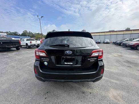 Used 2016 Subaru Outback 3.6R Limited image 16