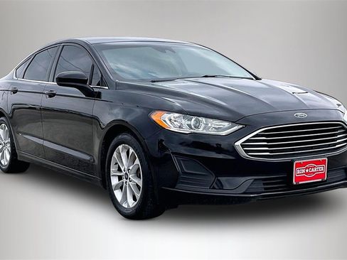 Used 2019 Ford Fusion SE image 1
