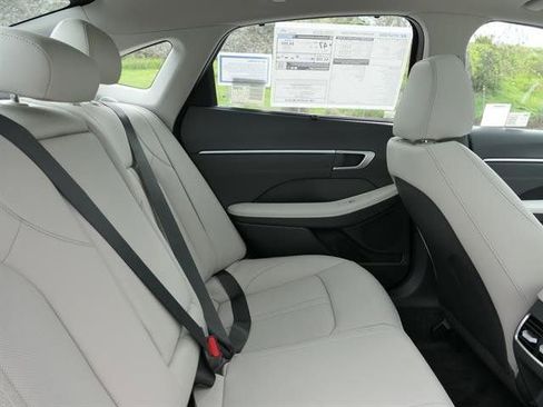 New 2025 Hyundai Sonata Limited image 23