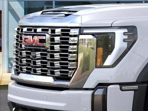 New 2026 GMC Sierra 2500 Denali w/ Denali Reserve Package AWD/4WD image 13