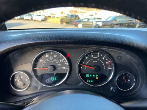 Used 2011 Jeep Wrangler Unlimited Sport image 9