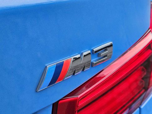 Used 2018 BMW M3 image 32