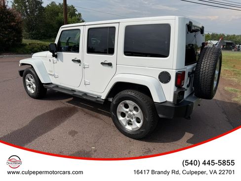 Used 2012 Jeep Wrangler Unlimited Sahara w/ Connectivity Group AWD/4WD image 3