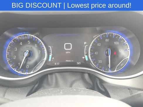 Used 2023 Chrysler Pacifica Touring-L FWD image 48