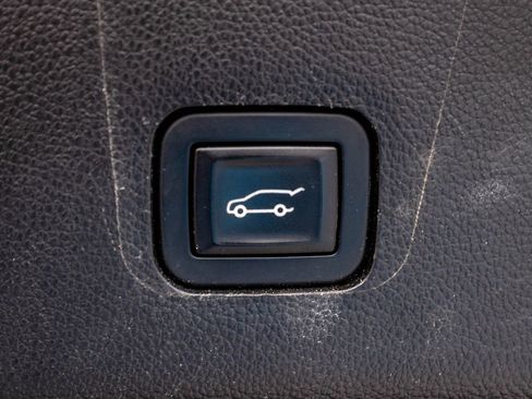 Used 2019 Chevrolet Traverse Premier w/ Redline Edition AWD/4WD image 40