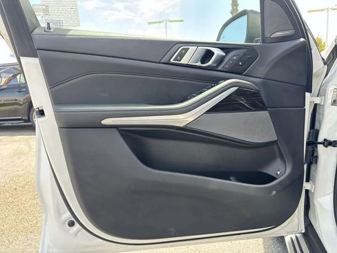 Used 2024 BMW X5 xDrive50e image 21