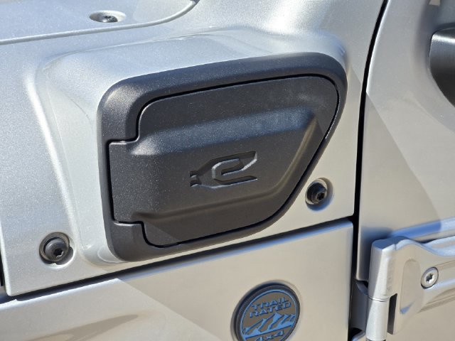 Used 2023 Jeep Wrangler Unlimited w/ Cold Weather Group AWD/4WD image 13