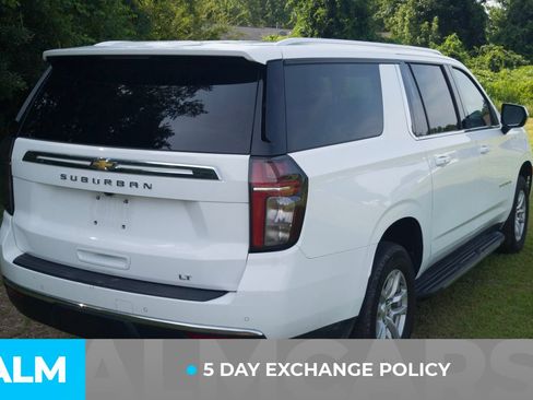 Used 2024 Chevrolet Suburban LT RWD image 4