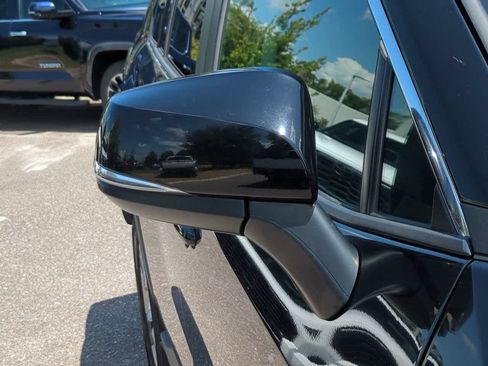 Used 2022 Toyota RAV4 XLE FWD image 12