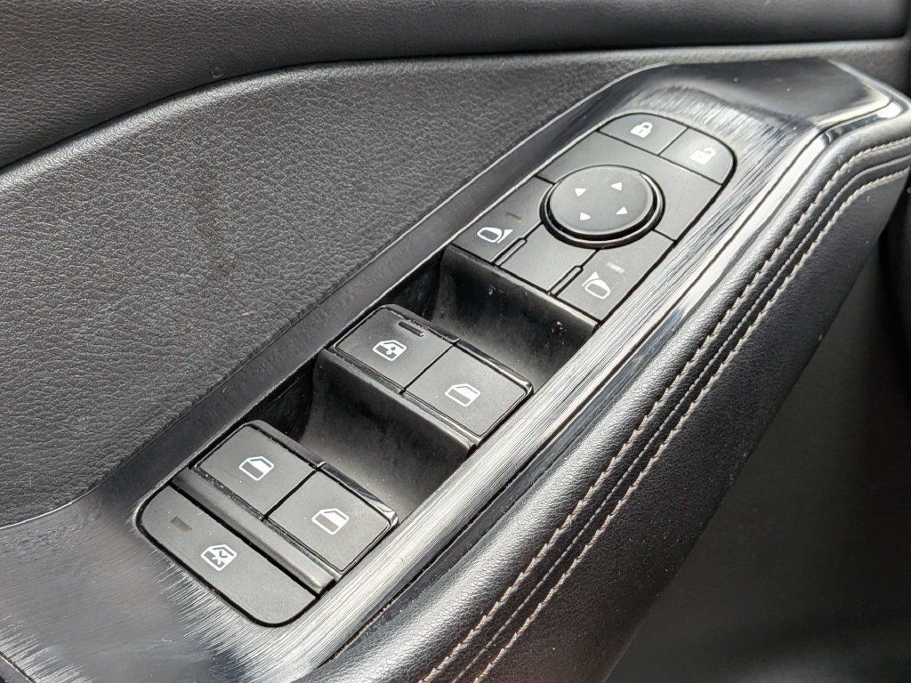 Used 2025 Nissan Rogue SV AWD/4WD image 27