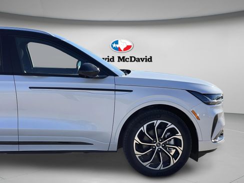 New 2026 Lincoln Nautilus Reserve image 11