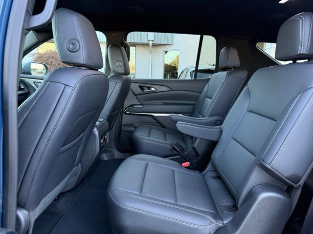 Used 2025 Chevrolet Traverse LT AWD/4WD image 15