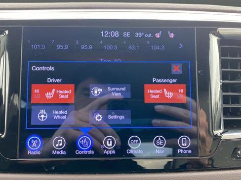 Used 2017 Chrysler Pacifica Touring-L Plus w/ Advanced Safetytec Group FWD image 15