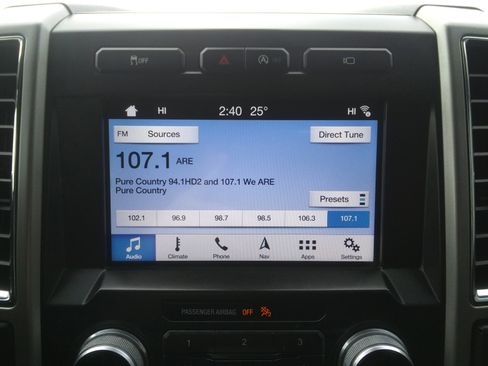 Used 2017 Ford F150 Lariat w/ Equipment Group 502A Luxury image 19