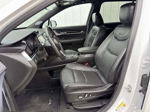 Used 2024 Cadillac XT6 Premium Luxury AWD/4WD image 20