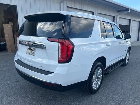 Used 2022 GMC Yukon SLT w/ SLT Premium Package image 5