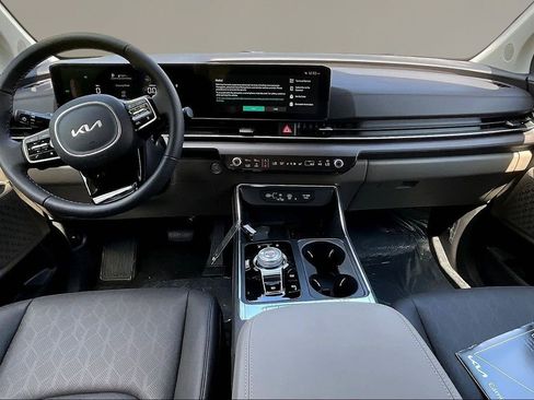 New 2026 Kia Carnival EX FWD image 5
