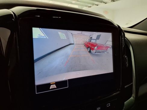 Used 2023 Chevrolet Traverse LT FWD image 7