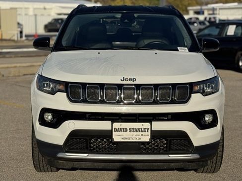 Certified 2022 Jeep Compass Limited image 2