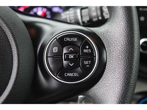 Used 2022 Kia Soul LX image 18