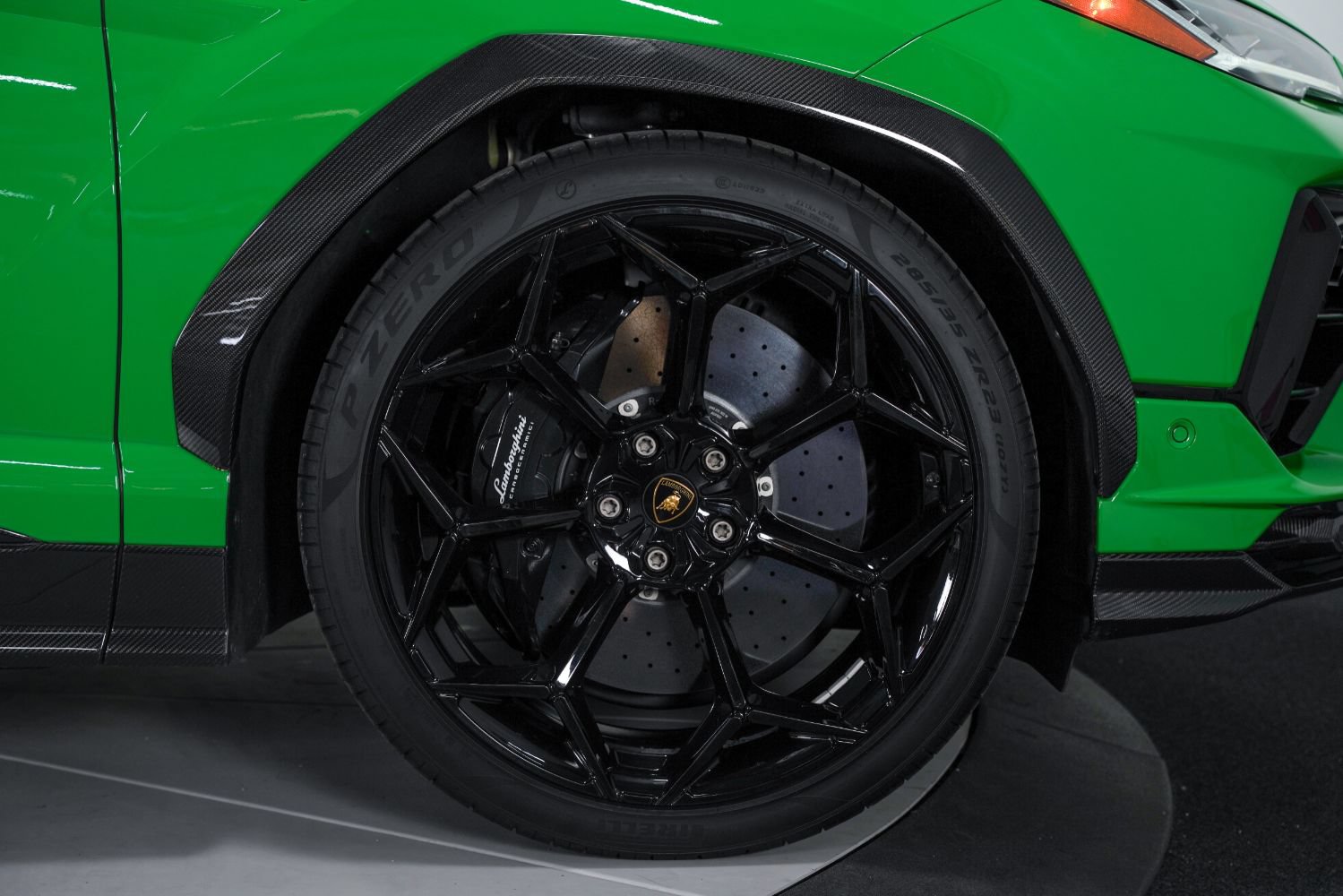 Used 2023 Lamborghini Urus Performante AWD/4WD image 32