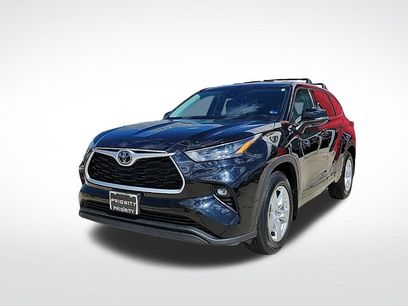 Used 2022 Toyota Highlander LE