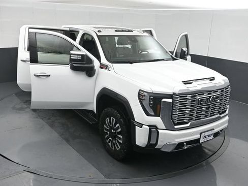 Used 2024 GMC Sierra 2500 Denali w/ Denali Reserve Package AWD/4WD image 62