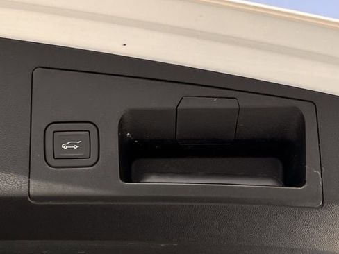 New 2026 Cadillac XT5 Luxury image 26