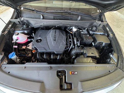 Used 2025 Kia Sportage LX image 36