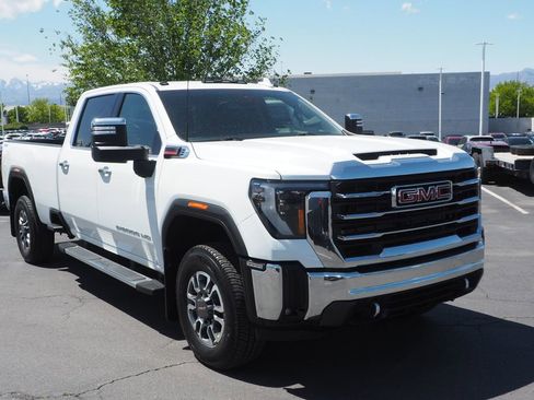 Used 2024 GMC Sierra 3500 SLT w/ SLT Convenience Package AWD/4WD image 9