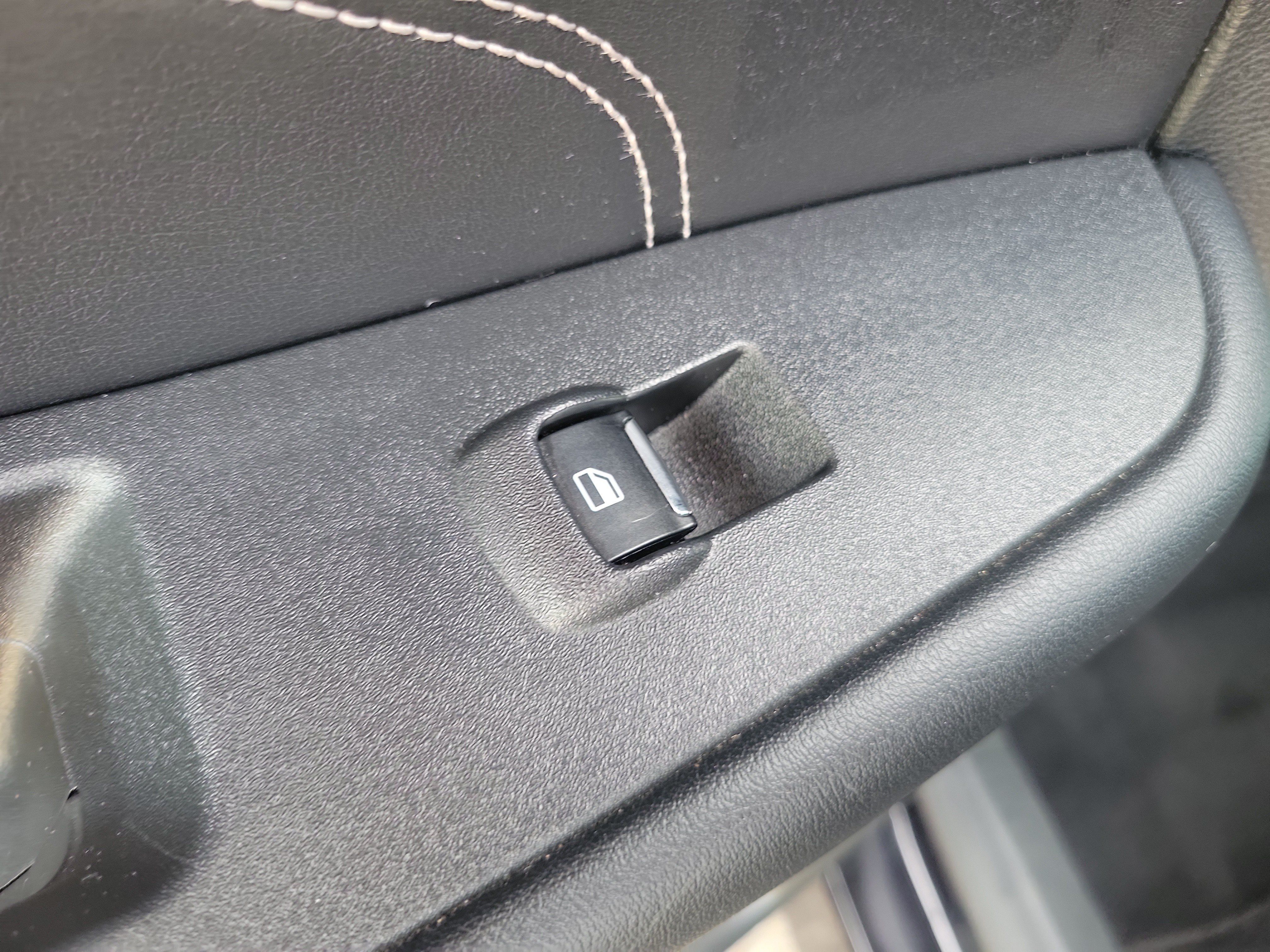 Used 2023 Ford Edge Titanium AWD/4WD image 15