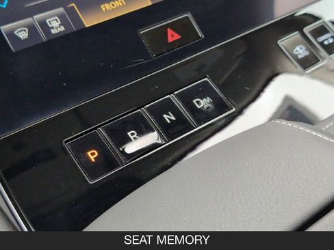 Used 2025 INFINITI QX80 Sensory AWD/4WD image 16