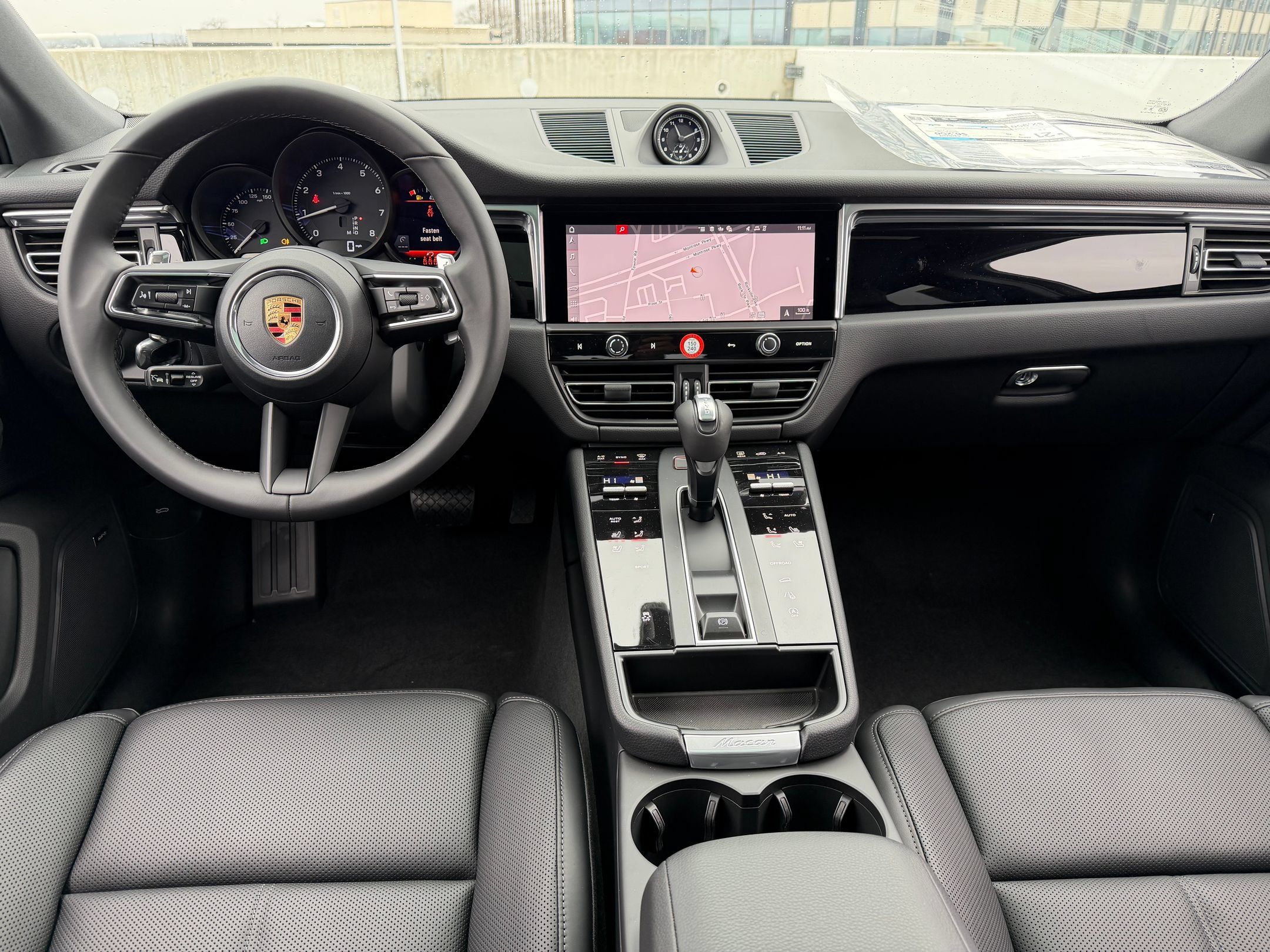 Certified 2026 Porsche Macan AWD/4WD image 22